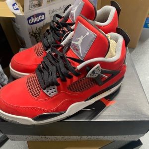 MENS AIR JORDAN 4 RETRO